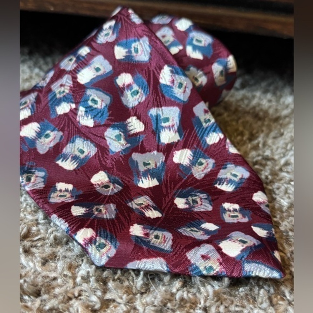 Vintage Wembley tie geometric print with feather details